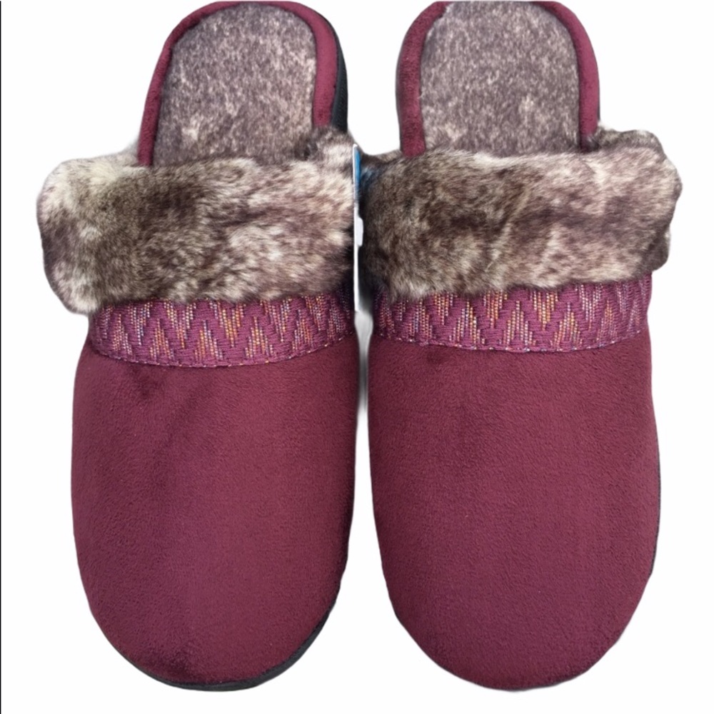 Isotoner Burgundy Microsuede Slippers! NEW!